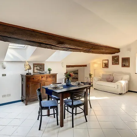 Apartment La Mansarda Sui Tetti By World *