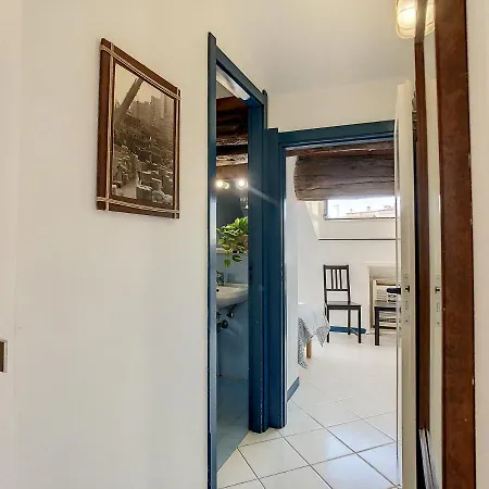 Apartment La Mansarda Sui Tetti By World *